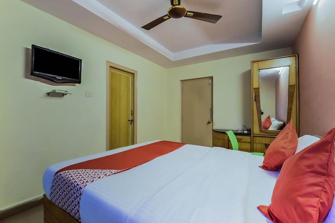 Oyo 14910 Sri Ganesh Swathi Residency 3*
