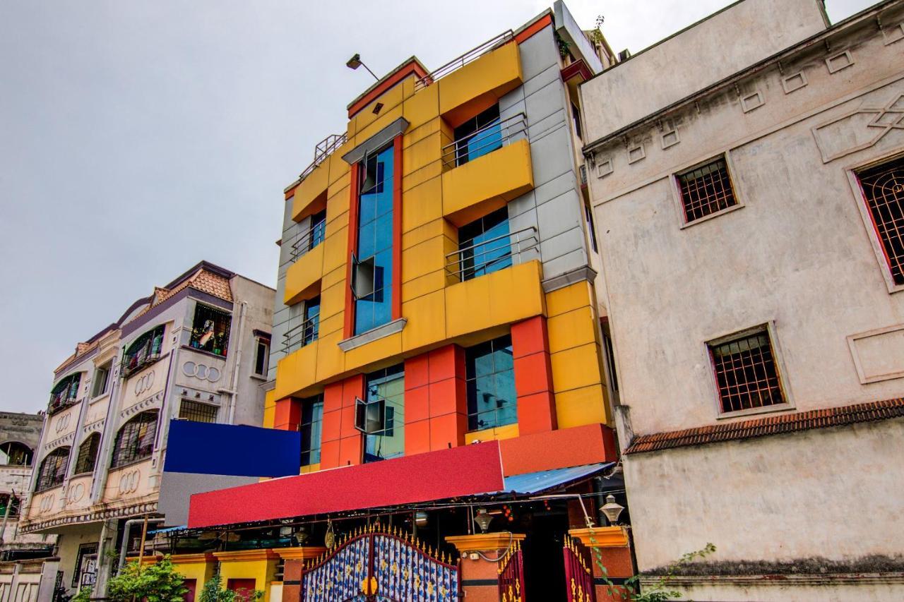 Oyo 14910 Sri Ganesh Swathi Residency 3*