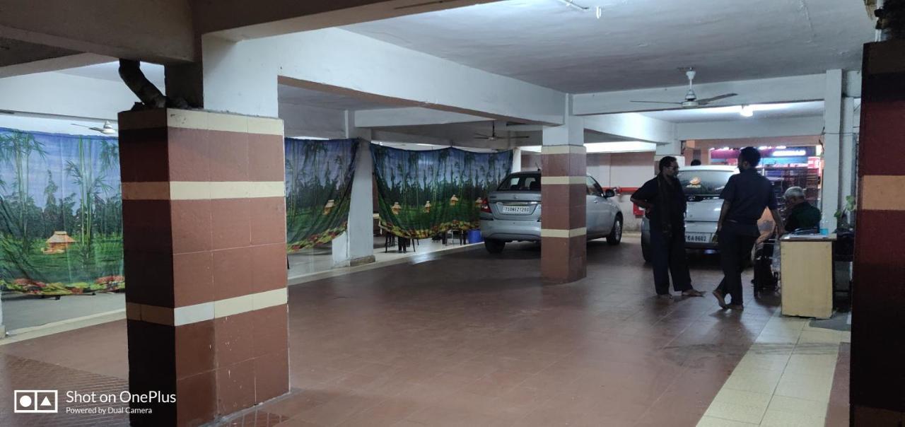 Dwaraka 3*