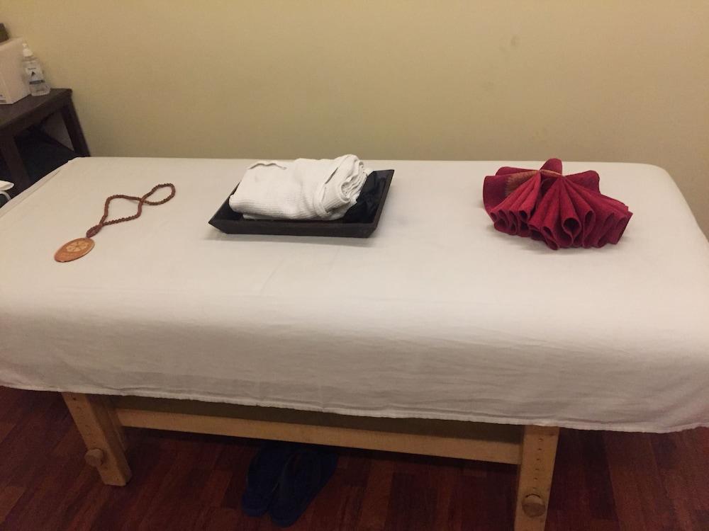 Hotel The Gateway Road 5*