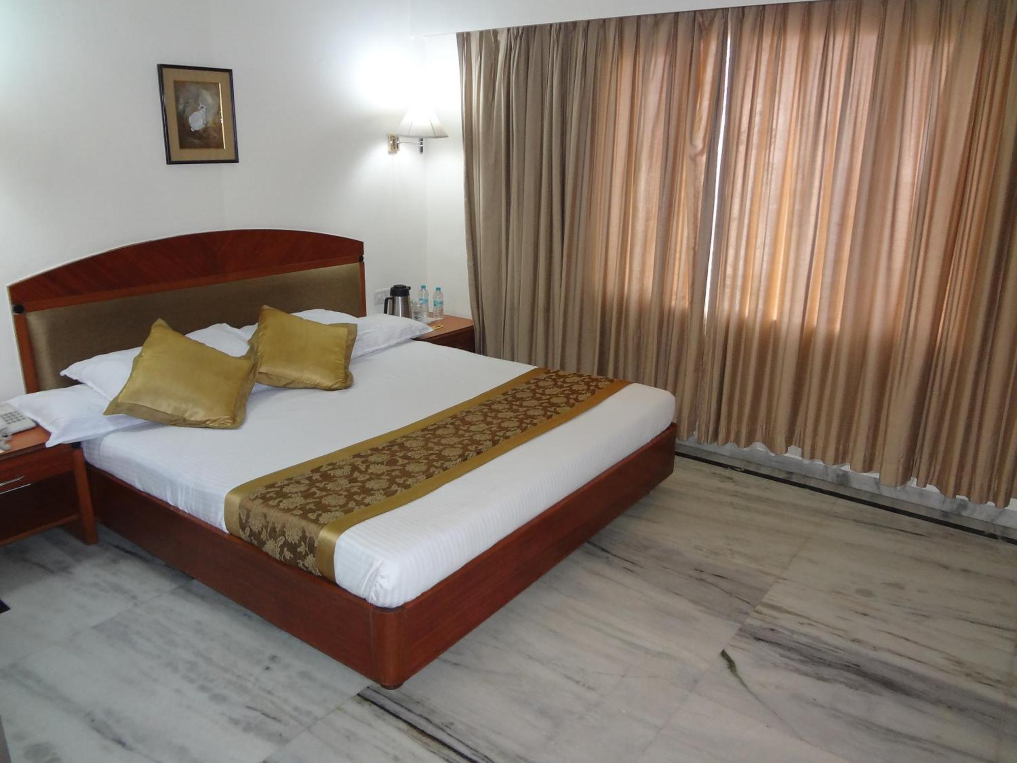 Daspalla Executive Court Visakhapatnam