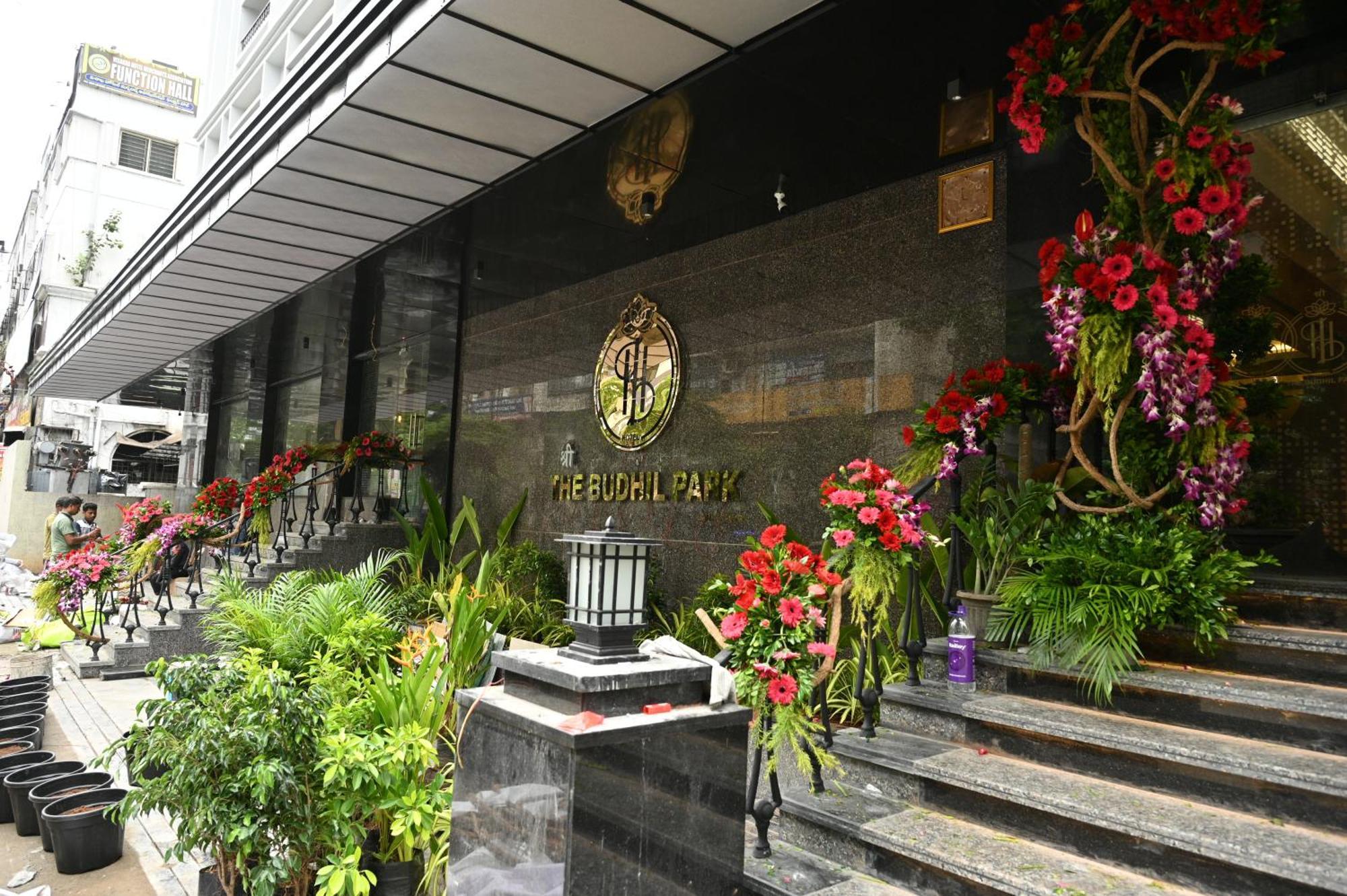 Hotel The Budhil Park 4*