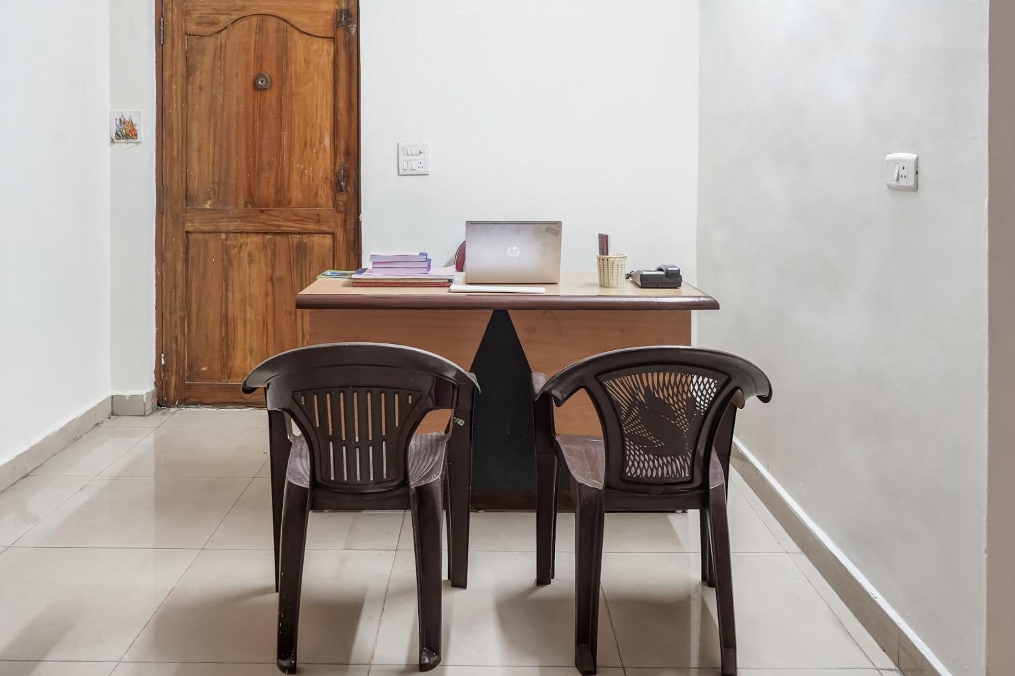O Gayatri Hotel 3*