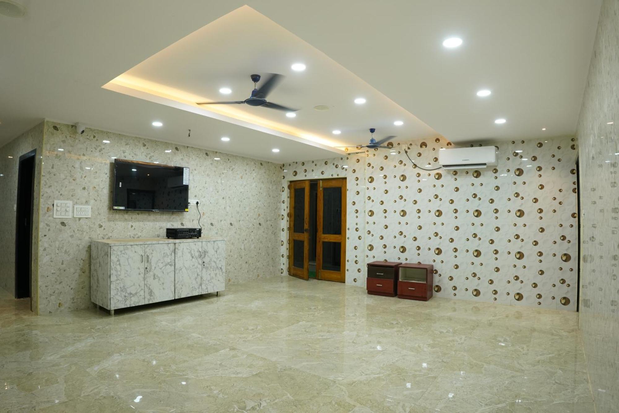 Akshayaa Grand 3* Visakhapatnam