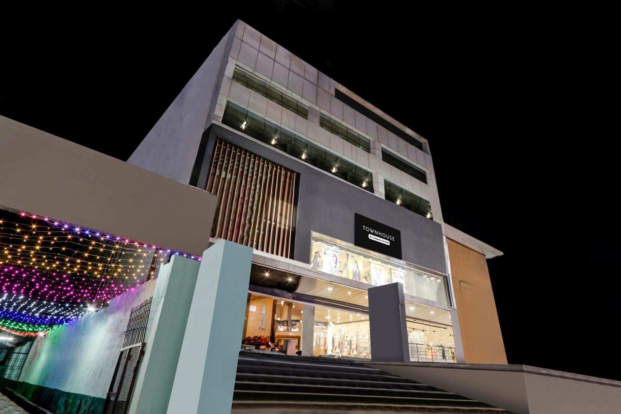 Super Townhouse Daba Garden Road Visakhapatnam