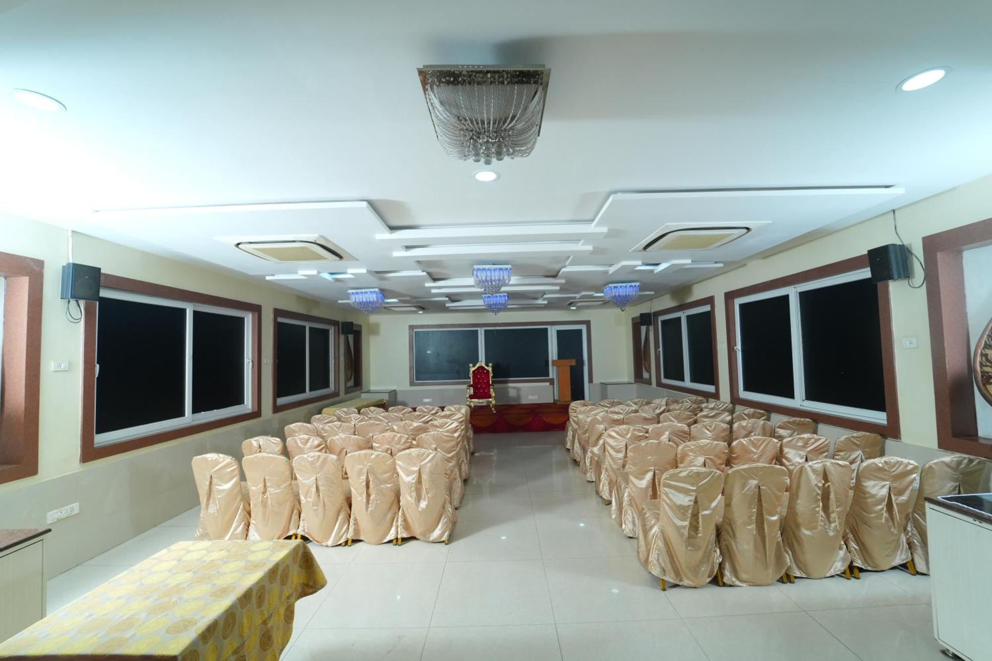 Diamonds Pearl Hotel