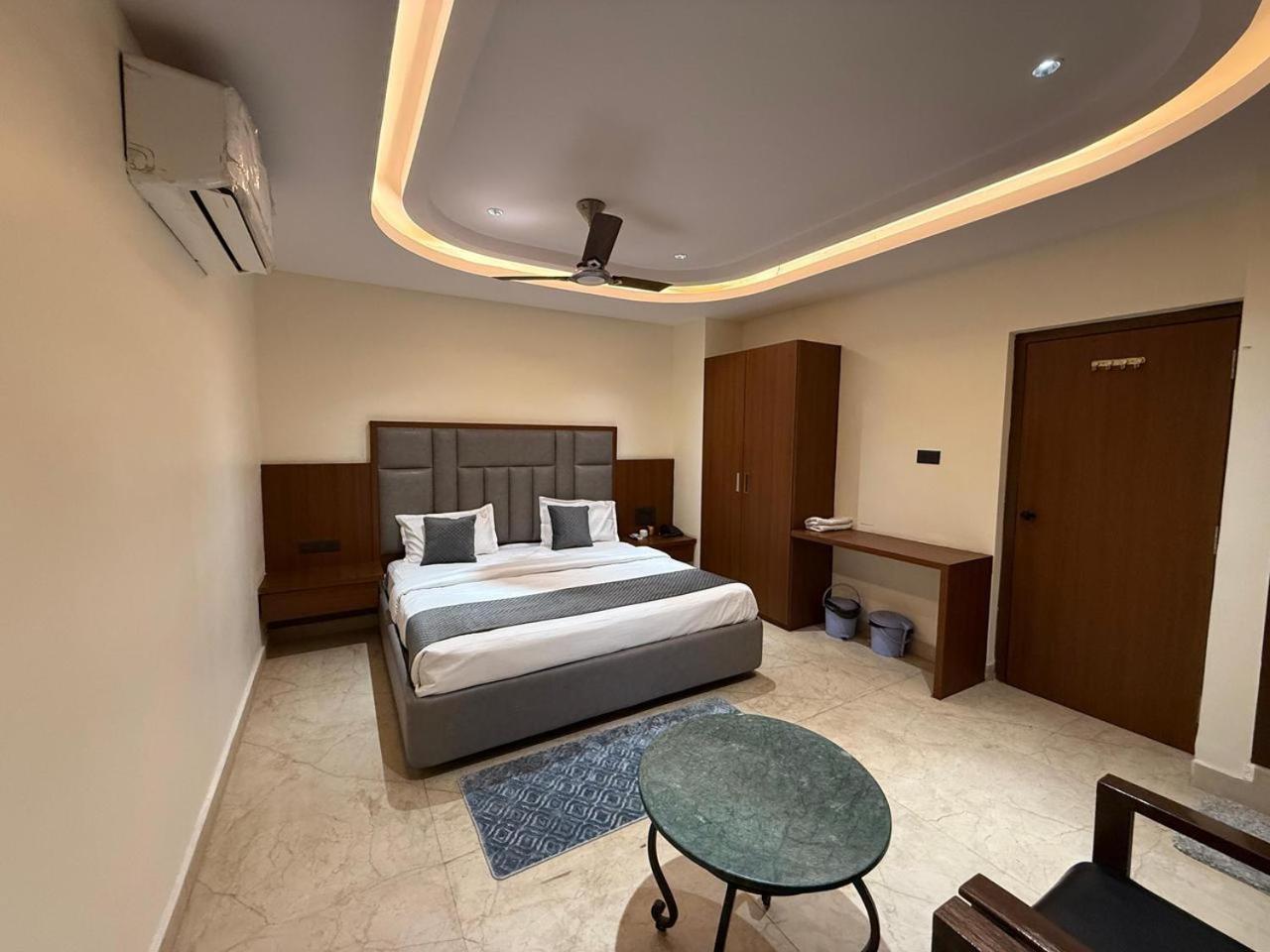 Agarwal's Residency