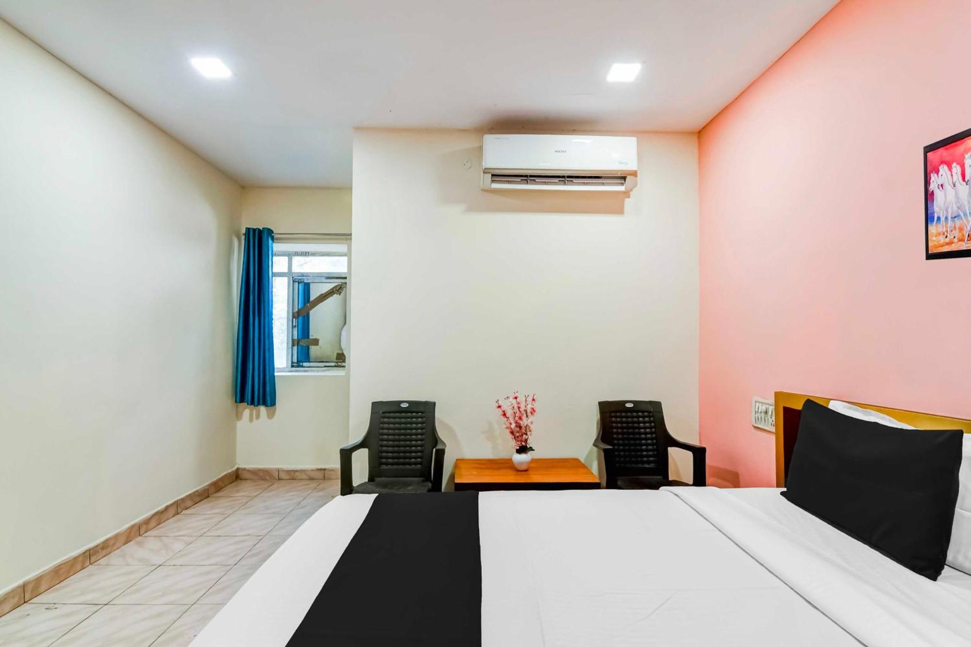 Hotel Collection O Akkayaplem Near Railway Station Visakhapatnam