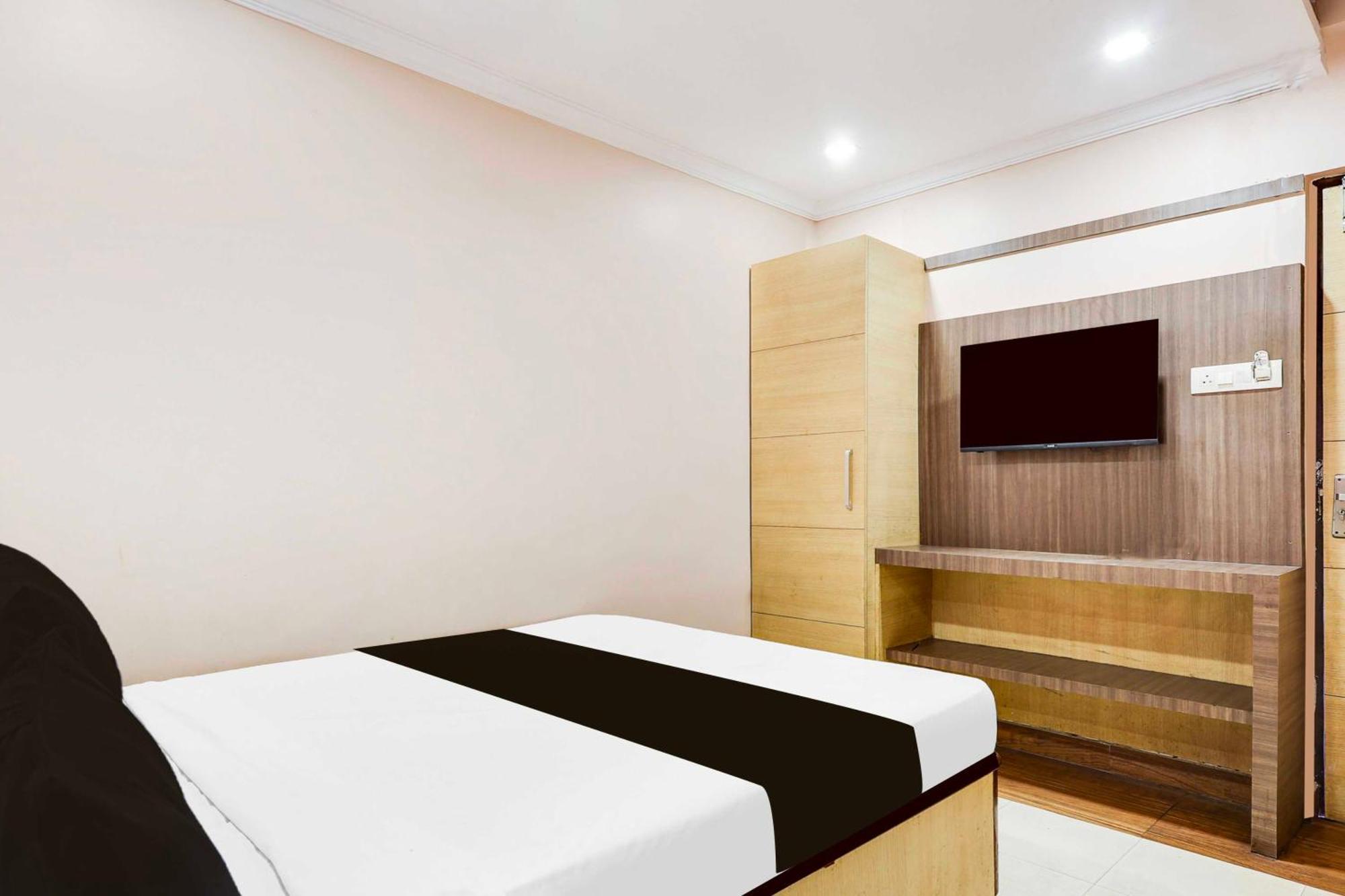 Collection O Port Road Poorna Market Hotel 3*