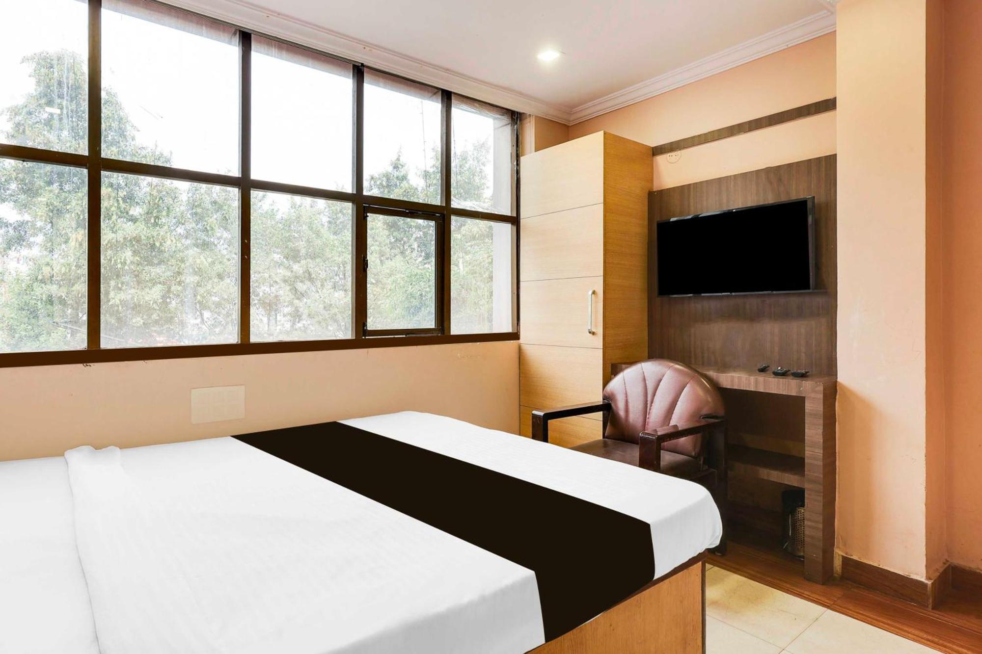 Collection O Port Road Poorna Market Hotel 3*