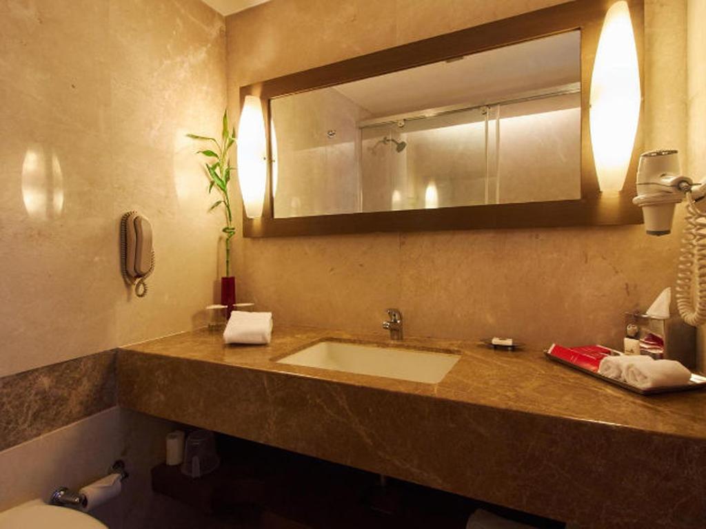 The Gateway Road 5*