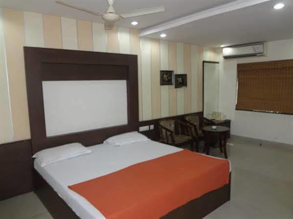 Athidi Grand Hotel 2*