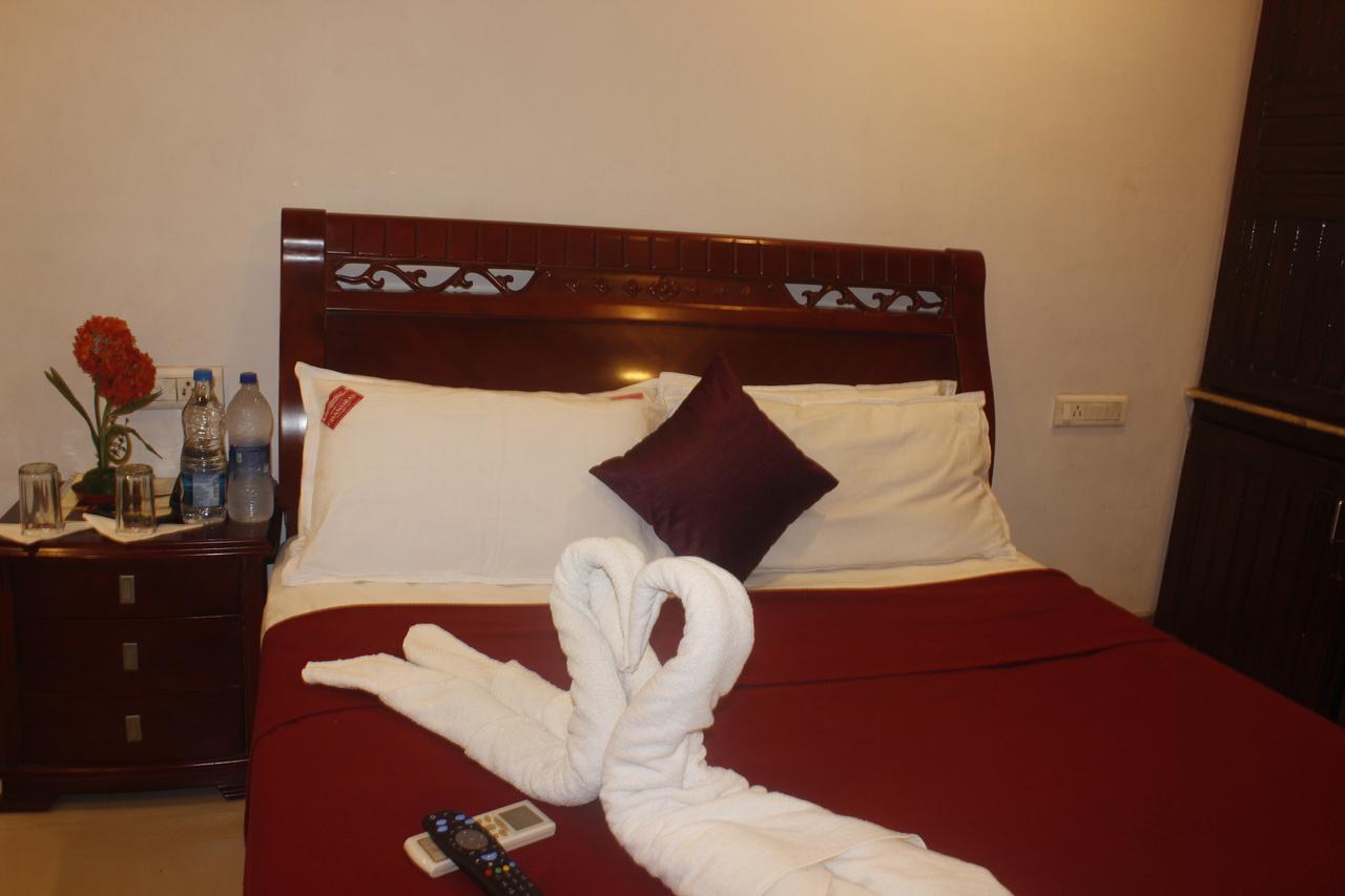 Hotel Chandra's 2*