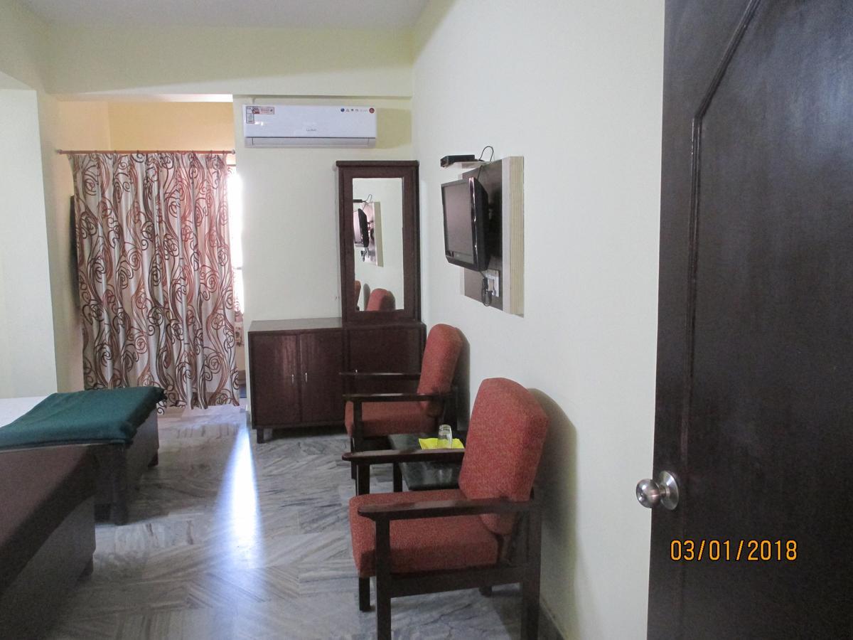 Hotel Chandanaresidencys A/c