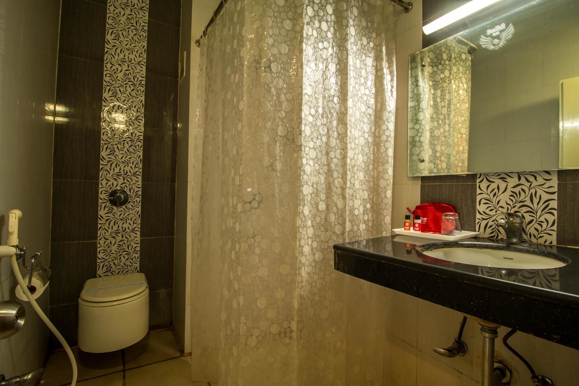 The Budhil Park 4*
